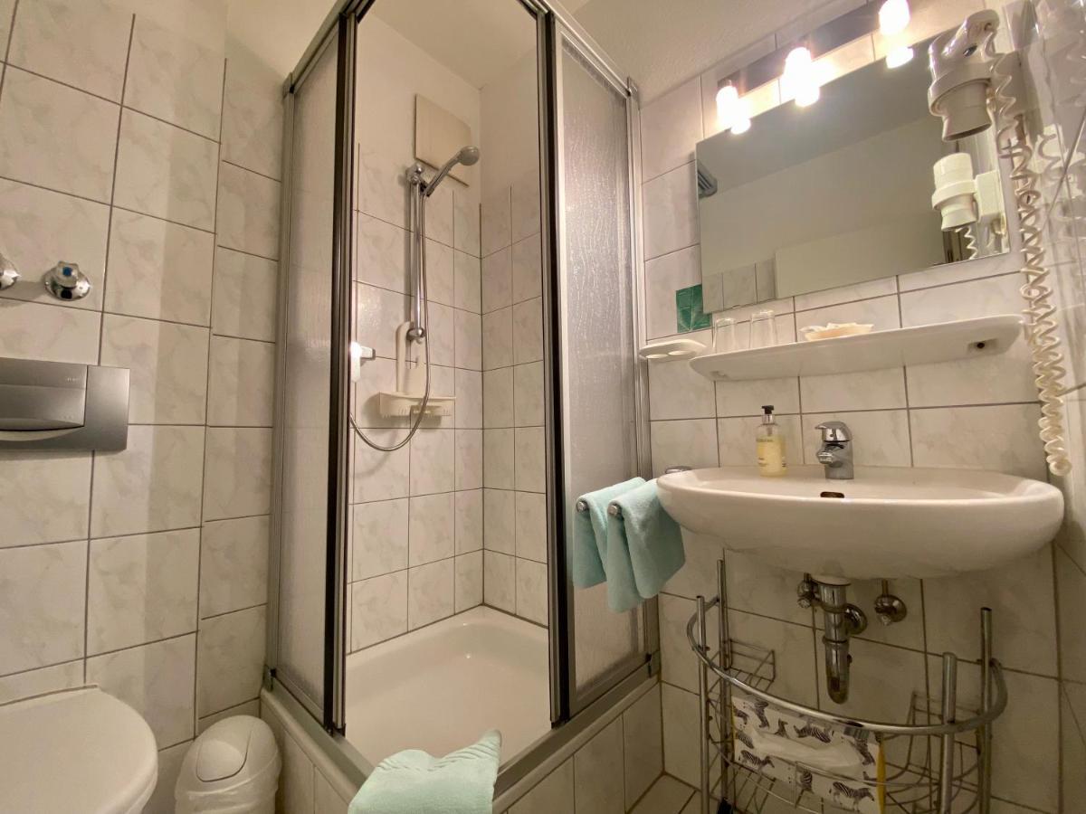 Hotel Kaiserswerth Düsseldorf Esterno foto